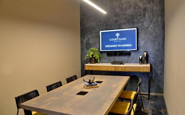 Courtyard Hotel Waterfall City