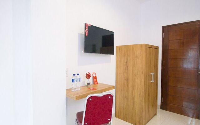RedDoorz @ RS Adam Malik Medan
