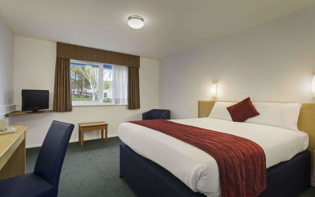 Days Inn By Wyndham Fleet M3