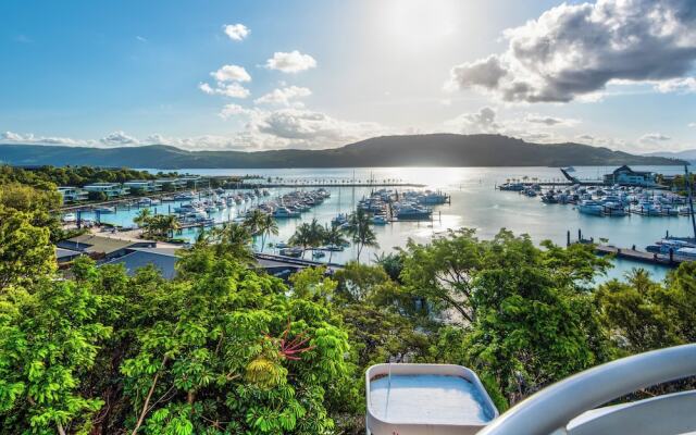 Yacht Harbour Tower 2
