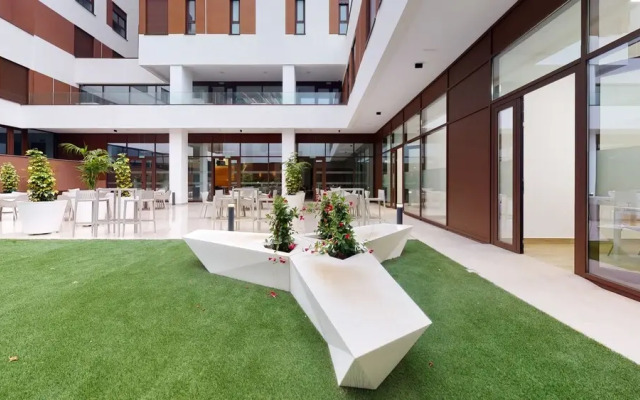 Micampus Avenida Del Puerto - Residencia De Estudiantes