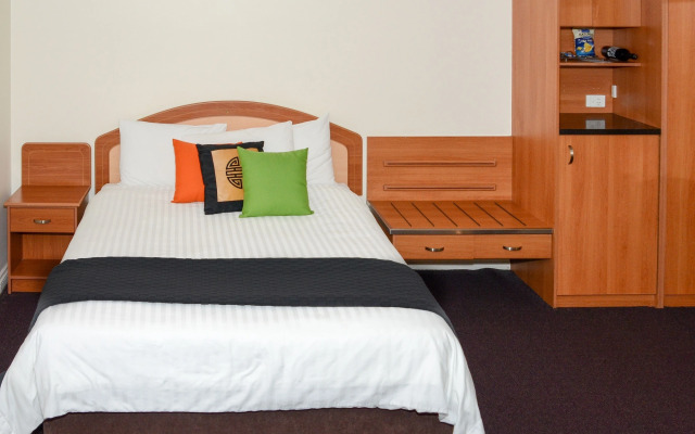 Pegasus Motor Inn and Serviced Apartments