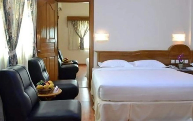 Excel River View Hotel