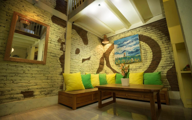 ETHES Coworking - Coliving & Lounge