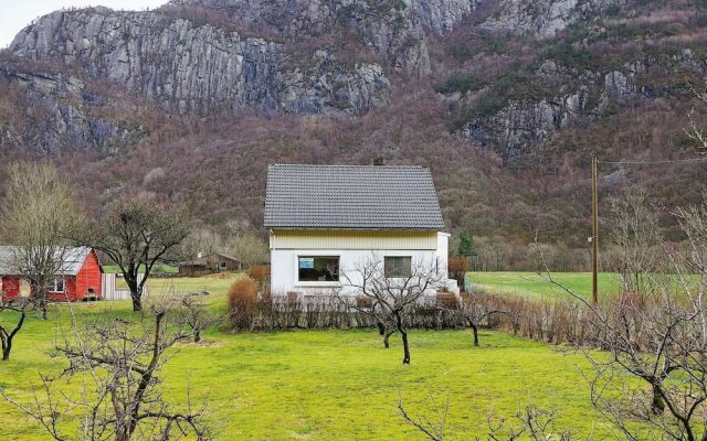 8 Person Holiday Home in Dyrdal