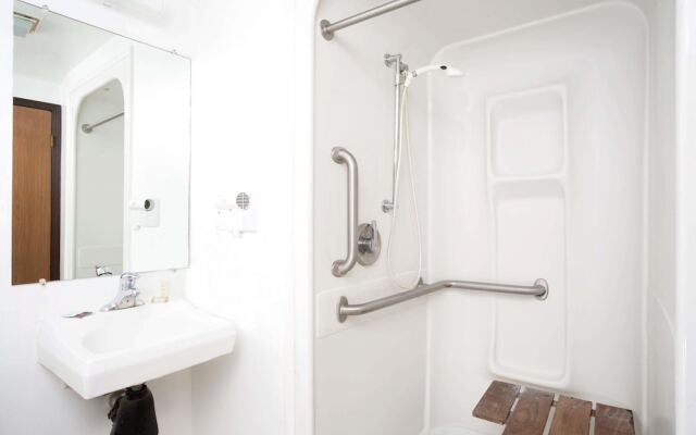 Super 8 By Wyndham Ogden