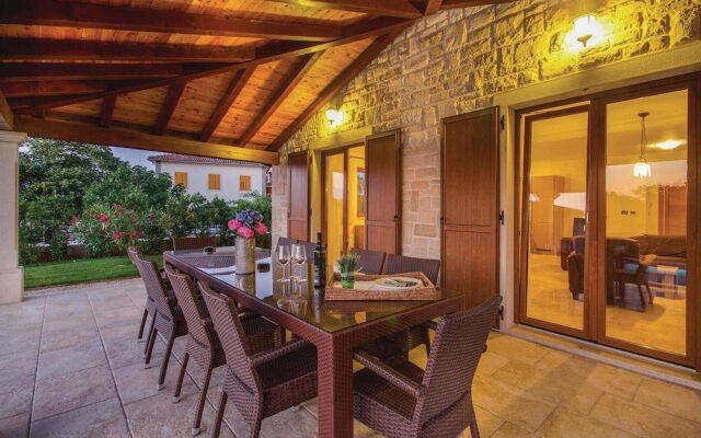 Beautiful Home in Turcic With Wifi and 4 Bedrooms