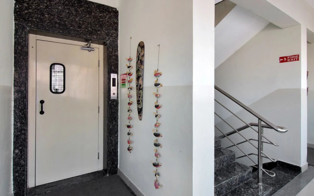 OYO 20008 SilverKey Madhapur