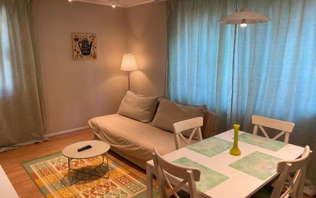 IGI WHITE FLAT with free private parking
