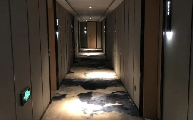 Lingyuan International Hotel