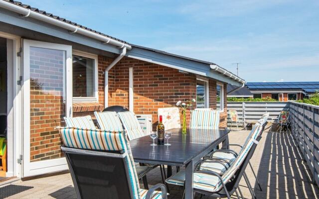 10 Person Holiday Home in Ringkobing