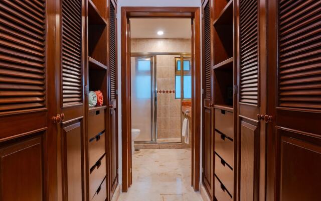 Paseo Del Sol Reef 305 3 Bedroom Condo by RedAwning