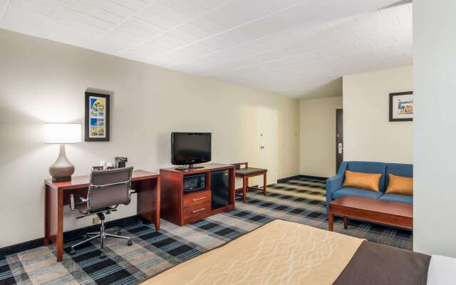 Comfort Inn & Suites