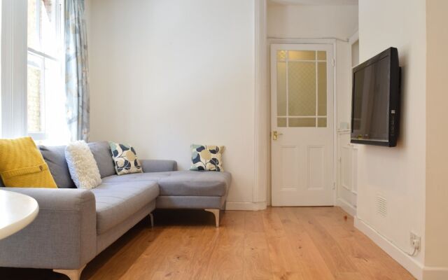 Stunning 2 Bedroom Flat In Balham With Private Garden