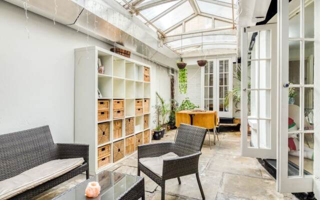 2bed w/ Covered Patio, 5 Mins to Paddington Stn