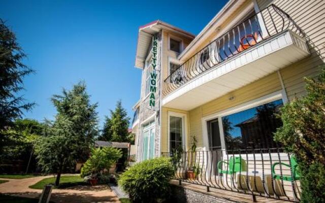 Vila Pretty Woman — Caters To Women (отель для женщин)