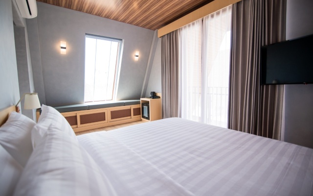 One Of A Kind Resort at Trikora Beach – Guest Rooms – Malang Rapat
