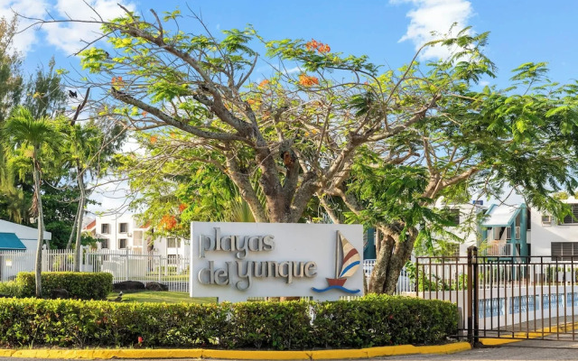 Playas Del Yunque Condo: Pool & Beach Access