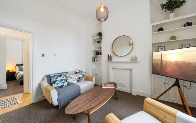 Stylish and Cosy 2BD Flat in Notting Hill
