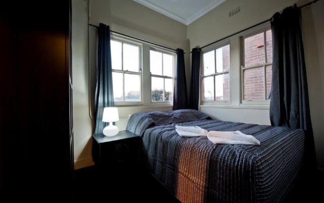 Royal Hotel Queanbeyan – Guest Rooms – Queanbeyan