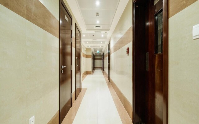 OYO Home 233 1BHK Marina Suites