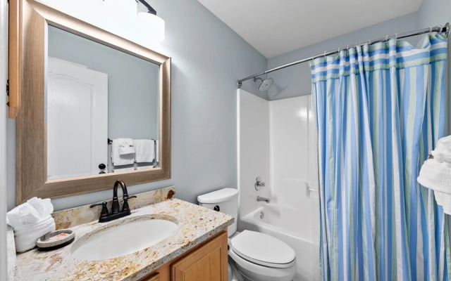 Salty Seas 405 Sandy Cay