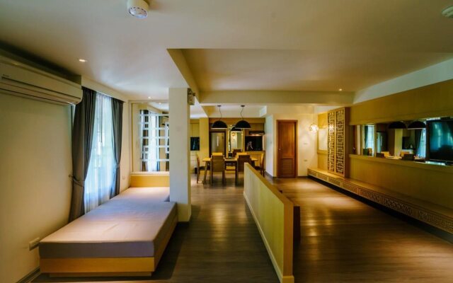 Moon Dragon Hotel