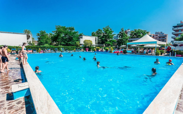 Blu Marlin bungalow Appartamenti con piscina