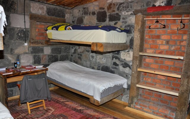 Doğunun Taş Evleri