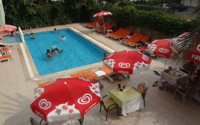 Cleopatra Icaria Apart Hotel