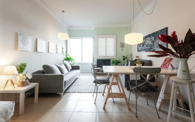 Cozy Vintage Flat