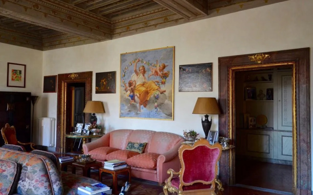 Exclusive Cairoli Apartment