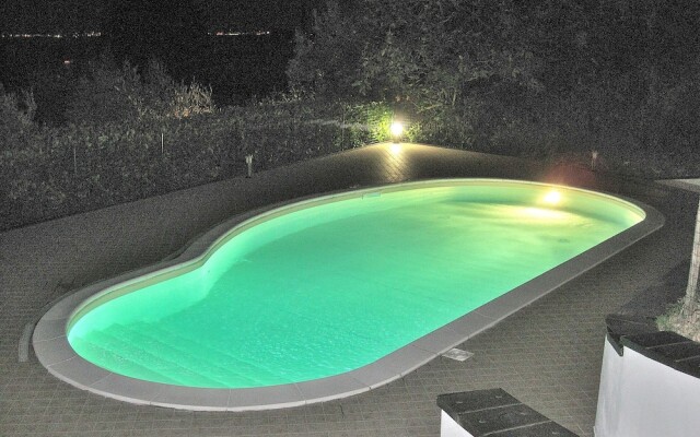 Apartment Fabiola With Pool Lake View