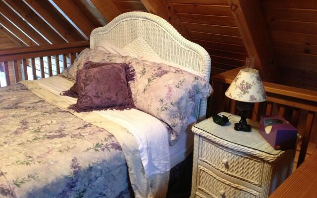 Cricket Hill Lodge & Cabins