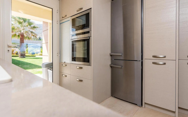 Beachfront Villa Diamond with a heated pool