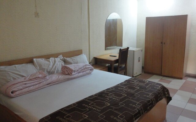 Hallmark Suites Itori