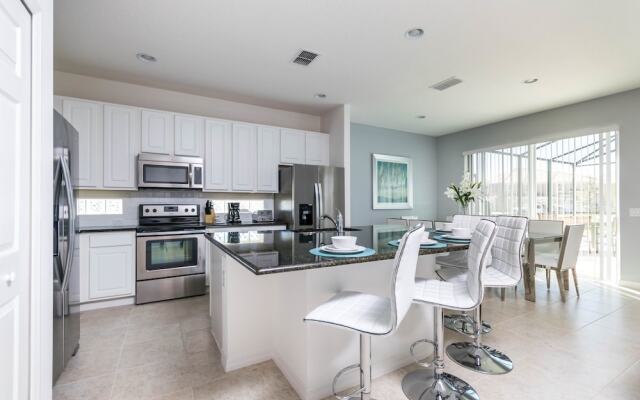 Solterra - 6005 Broad Oak Drive