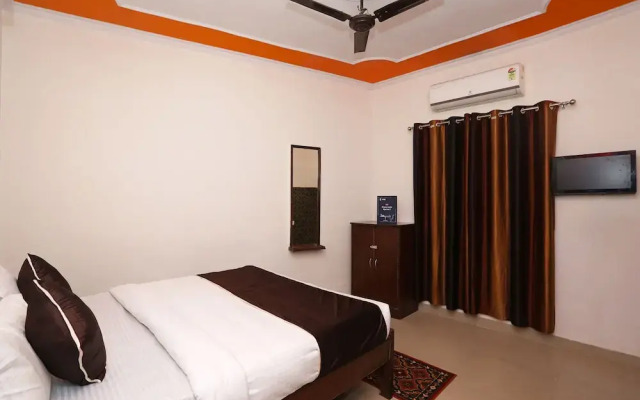 Oyo 10875 Optimum I Hotel
