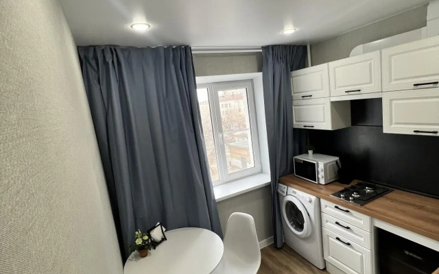 Саквояж на улице Глазкова