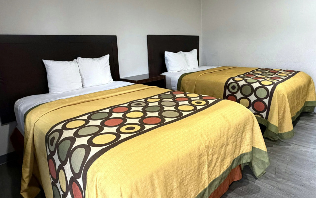 6 Rivers Motel Fortuna near Hwy 101
