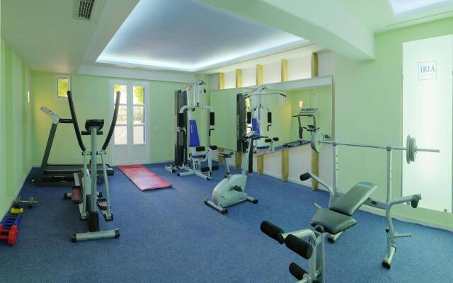 Iria Beach art hotel