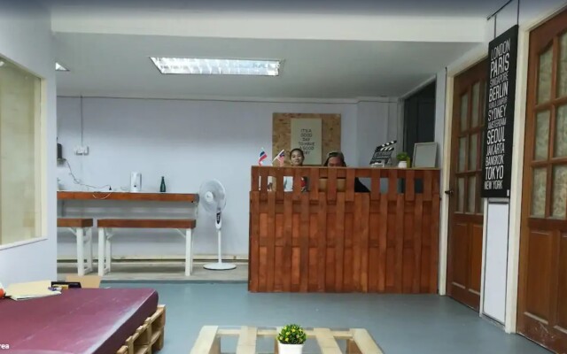 Get Inn Backpackers