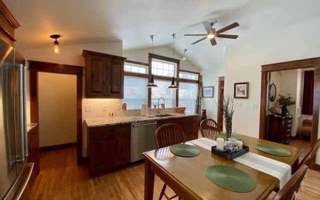 The Beautiful Bears Den! Walk to Old Town & CSU!