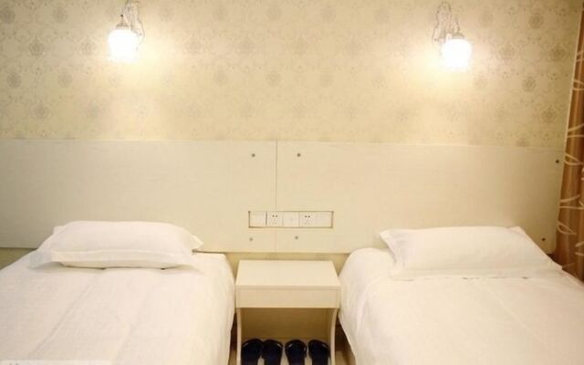 Luoyang Love Me Fashion Hotel