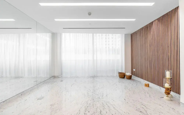 Luxe Dubai Marina 3Flr 4BR w Pool Sauna
