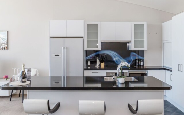 Luxury 3BR Waterfront Penthouse