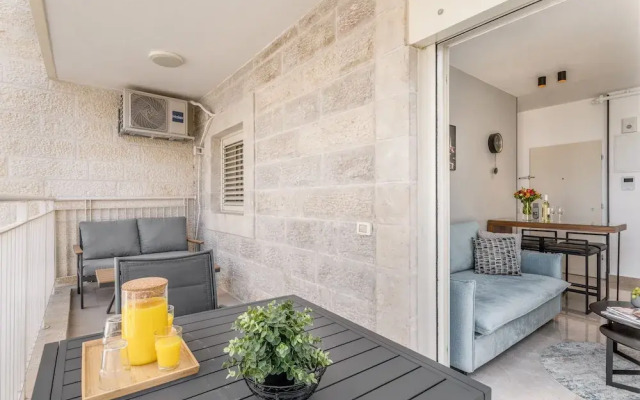 Superb 1Bdr w balcony