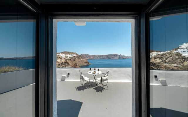 Pearl of Caldera Oia Boutique Hotel