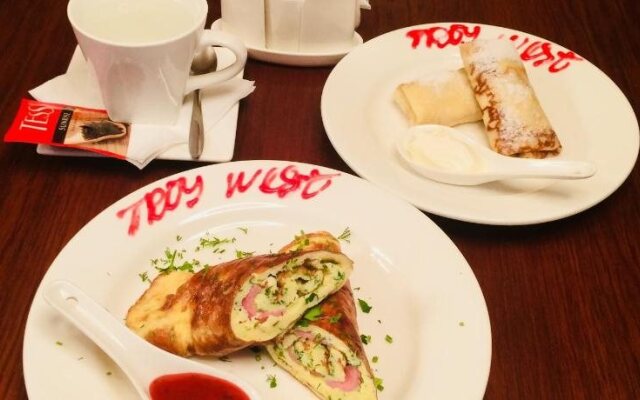 Hotel Troya West