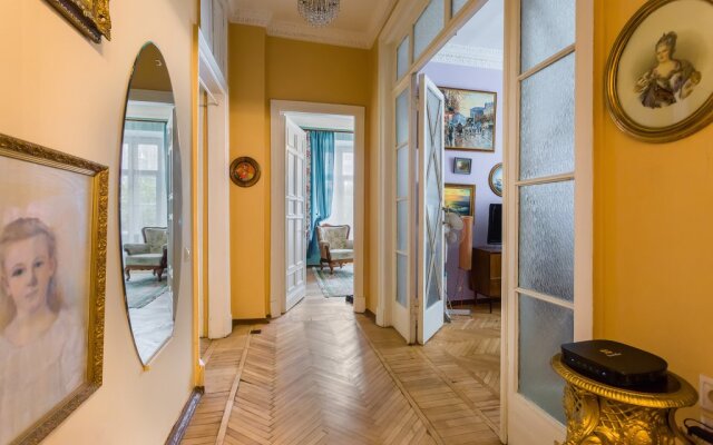 Apartamentyi Smolenskaya Naberezhnaya 5/13